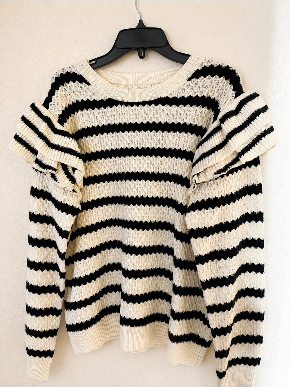 Ruffle Shoulder Striped Crewneck Sweater - Cream & Black